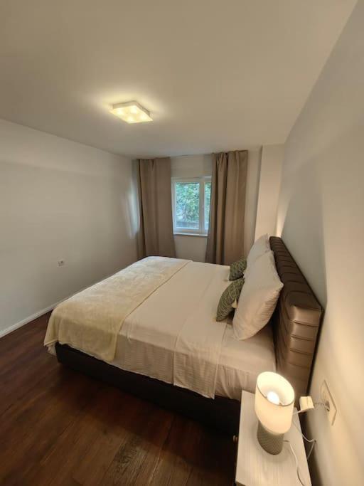 New 1 Bedroom Near Center And Beach Split Buitenkant foto