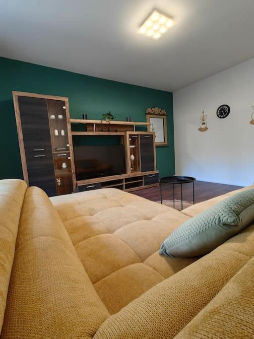 New 1 Bedroom Near Center And Beach Split Buitenkant foto