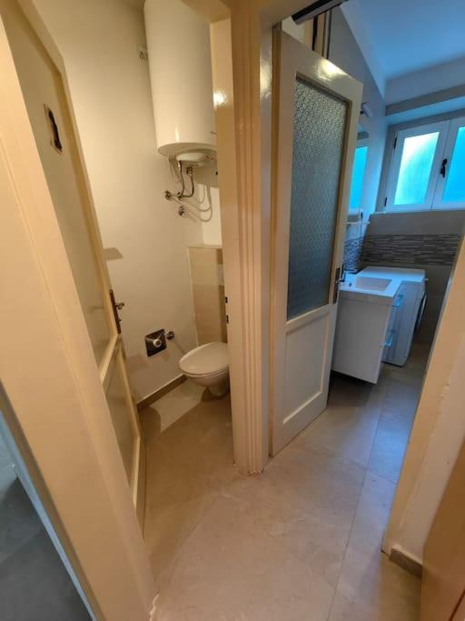 New 1 Bedroom Near Center And Beach Split Buitenkant foto